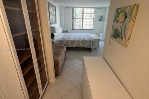 Condo in Sunny Isles Beach, Florida, 1 bedroom  № 1836607 - photo 20