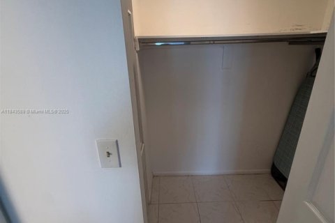 Condo in Sunny Isles Beach, Florida, 1 bedroom  № 1836607 - photo 22