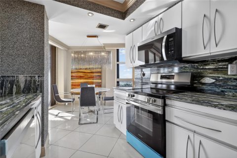 Condominio en venta en Miami, Florida, 2 dormitorios, 136.47 m2 № 1987349 - foto 11
