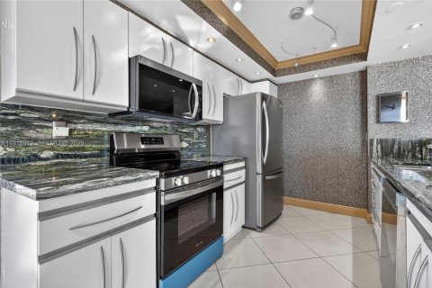 Condominio en venta en Miami, Florida, 2 dormitorios, 136.47 m2 № 1987349 - foto 12