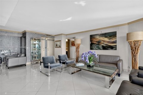 Condominio en venta en Miami, Florida, 2 dormitorios, 136.47 m2 № 1987349 - foto 1