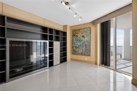 Condominio en venta en Miami, Florida, 2 dormitorios, 136.47 m2 № 1987349 - foto 13