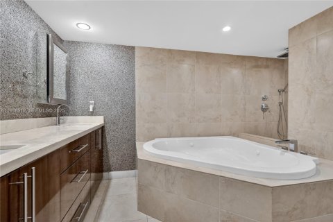 Condominio en venta en Miami, Florida, 2 dormitorios, 136.47 m2 № 1987349 - foto 26