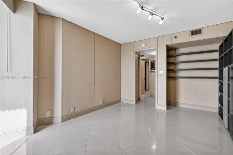 Condominio en venta en Miami, Florida, 2 dormitorios, 136.47 m2 № 1987349 - foto 14