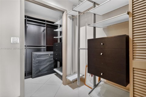 Condominio en venta en Miami, Florida, 2 dormitorios, 136.47 m2 № 1987349 - foto 15