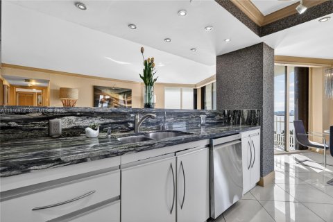 Condominio en venta en Miami, Florida, 2 dormitorios, 136.47 m2 № 1987349 - foto 10