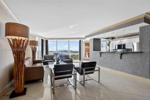 Condominio en venta en Miami, Florida, 2 dormitorios, 136.47 m2 № 1987349 - foto 3