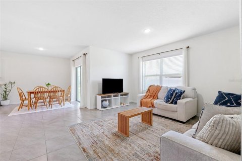 House in Wesley Chapel, Florida 4 bedrooms, 172.05 sq.m. № 1847526 - photo 14