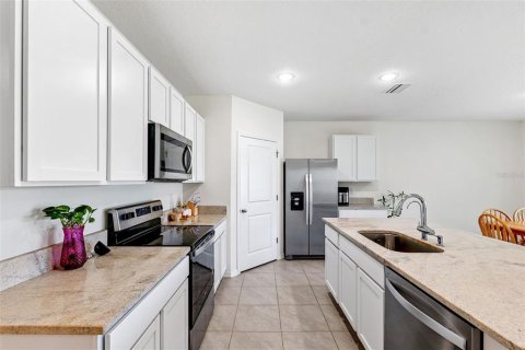 House in Wesley Chapel, Florida 4 bedrooms, 172.05 sq.m. № 1847526 - photo 9