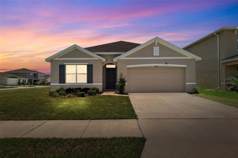 House in Wesley Chapel, Florida 4 bedrooms, 172.05 sq.m. № 1847526 - photo 1