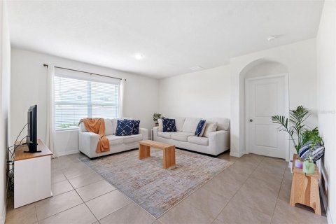 House in Wesley Chapel, Florida 4 bedrooms, 172.05 sq.m. № 1847526 - photo 15