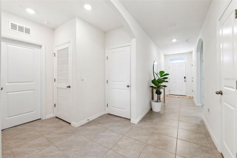 House in Wesley Chapel, Florida 4 bedrooms, 172.05 sq.m. № 1847526 - photo 5