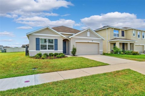 House in Wesley Chapel, Florida 4 bedrooms, 172.05 sq.m. № 1847526 - photo 3