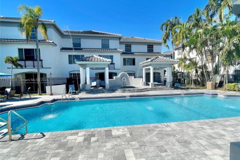 Apartment in Sunrise, Florida 2 bedrooms, 96.06 sq.m. № 1974335 - photo 17