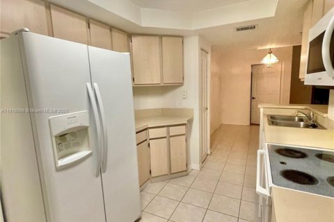 Apartment in Sunrise, Florida 2 bedrooms, 96.06 sq.m. № 1974335 - photo 6