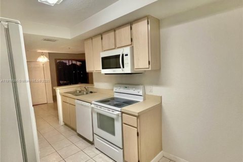 Apartment in Sunrise, Florida 2 bedrooms, 96.06 sq.m. № 1974335 - photo 5