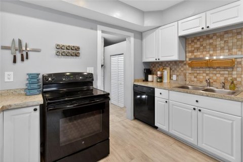Casa en venta en Saint Petersburg, Florida, 3 dormitorios, 136.01 m2 № 2195452 - foto 9