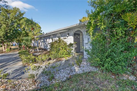 Casa en venta en Saint Petersburg, Florida, 3 dormitorios, 136.01 m2 № 2195452 - foto 2