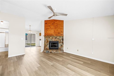 House in Saint Petersburg, Florida 2 bedrooms, 82.5 sq.m. № 2420309 - photo 6