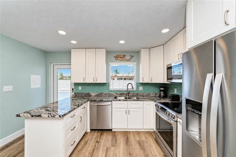 Copropriété à vendre à Sarasota, Floride: 1 chambre, 67.63 m2 № 2430703 - photo 12