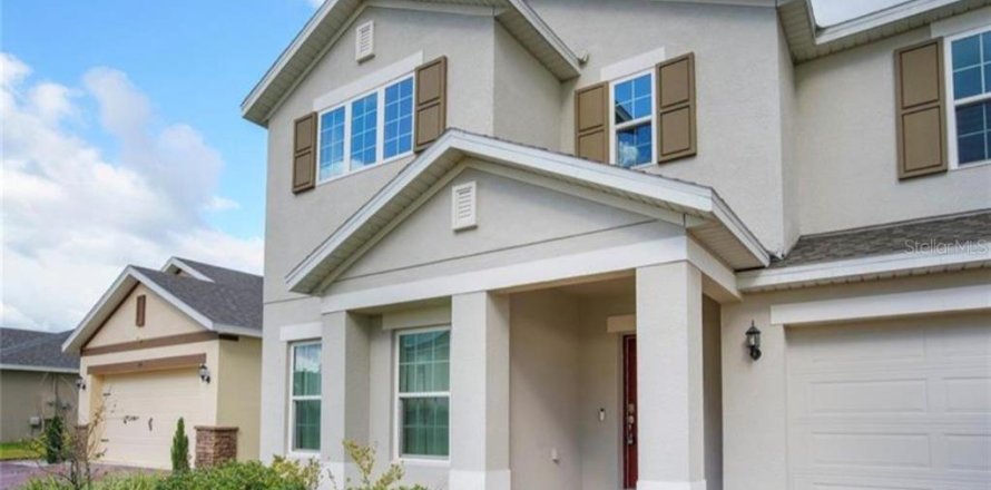 House in Davenport, Florida 5 bedrooms, 299.05 sq.m. № 2109541
