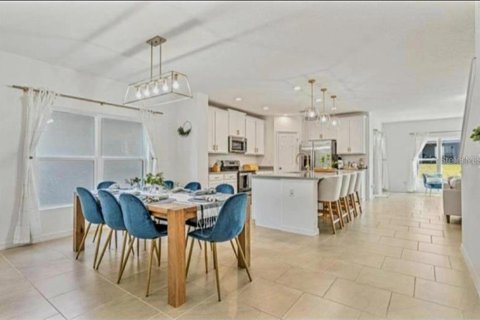 House in Davenport, Florida 5 bedrooms, 299.05 sq.m. № 2109541 - photo 6