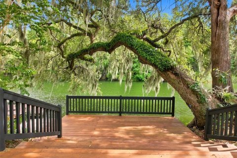 House in Yankeetown, Florida 3 bedrooms, 220.36 sq.m. № 2302300