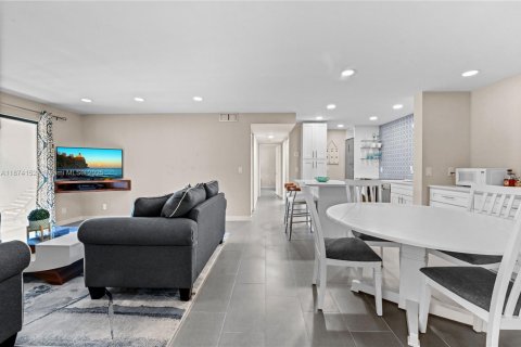 Copropriété à louer à Greenacres, Floride: 2 chambres, 98.85 m2 № 1923566 - photo 3