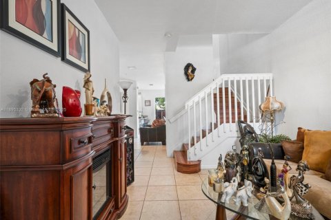 Townhouse in Homestead, Florida 3 bedrooms, 145.3 sq.m. № 2059873 - photo 5