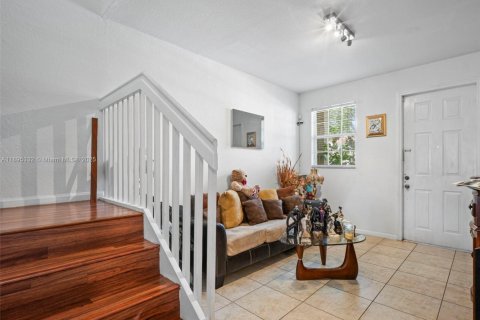 Townhouse in Homestead, Florida 3 bedrooms, 145.3 sq.m. № 2059873 - photo 6