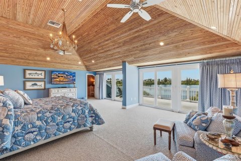 House in Boca Grande, Florida 5 bedrooms, 470.46 sq.m. № 2238436 - photo 15