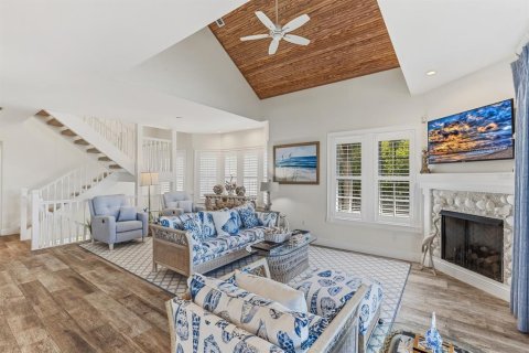 House in Boca Grande, Florida 5 bedrooms, 470.46 sq.m. № 2238436 - photo 4