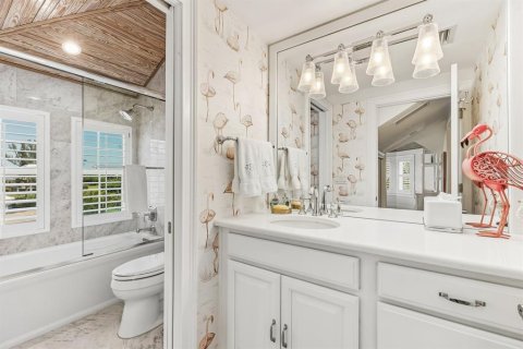 House in Boca Grande, Florida 5 bedrooms, 470.46 sq.m. № 2238436 - photo 25