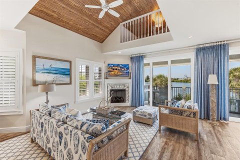 House in Boca Grande, Florida 5 bedrooms, 470.46 sq.m. № 2238436 - photo 3