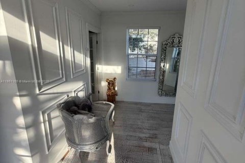 House in Miami, Florida 3 bedrooms, 167.97 sq.m. № 1889330 - photo 22