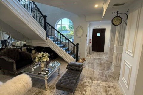 House in Miami, Florida 3 bedrooms, 167.97 sq.m. № 1889330 - photo 14