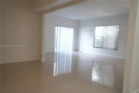 Townhouse in Davie, Florida 3 bedrooms, 134.71 sq.m. № 2076866 - photo 6