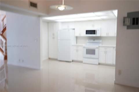 Townhouse in Davie, Florida 3 bedrooms, 134.71 sq.m. № 2076866 - photo 9