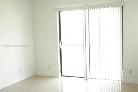 Townhouse in Davie, Florida 3 bedrooms, 134.71 sq.m. № 2076866 - photo 16