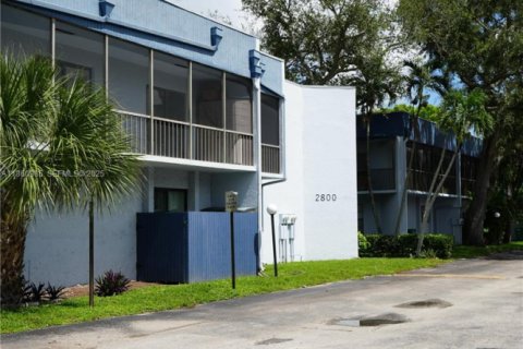 Townhouse in Davie, Florida 3 bedrooms, 134.71 sq.m. № 2076866 - photo 2