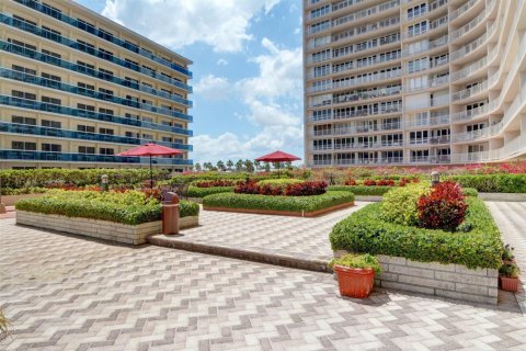 Condo in Fort Lauderdale, Florida, 1 bedroom  № 1210425 - photo 1