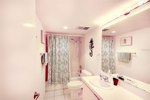 Condominio en venta en Longboat Key, Florida, 2 dormitorios, 116.78 m2 № 1815371 - foto 19