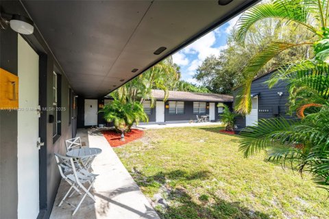 Propiedad comercial en venta en Fort Lauderdale, Florida № 1766698 - foto 7