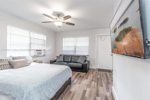 Propiedad comercial en venta en Fort Lauderdale, Florida № 1766698 - foto 23