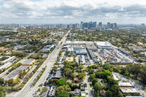 Propiedad comercial en venta en Fort Lauderdale, Florida № 1766698 - foto 4