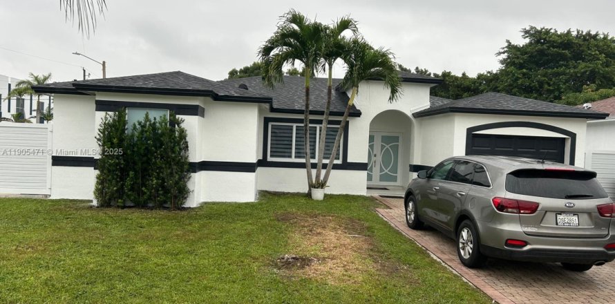 House in Miami, Florida 4 bedrooms, 150.59 sq.m. № 1955958