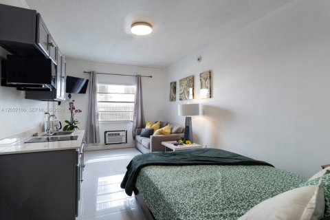 Condo in Miami Beach, Florida  № 2067687 - photo 4