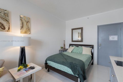 Condo in Miami Beach, Florida  № 2067687 - photo 12