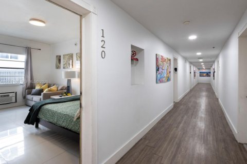 Condo in Miami Beach, Florida  № 2067687 - photo 3