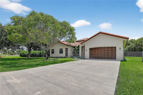 Villa ou maison à vendre à Homestead, Floride: 4 chambres, 216.09 m2 № 1931198 - photo 1